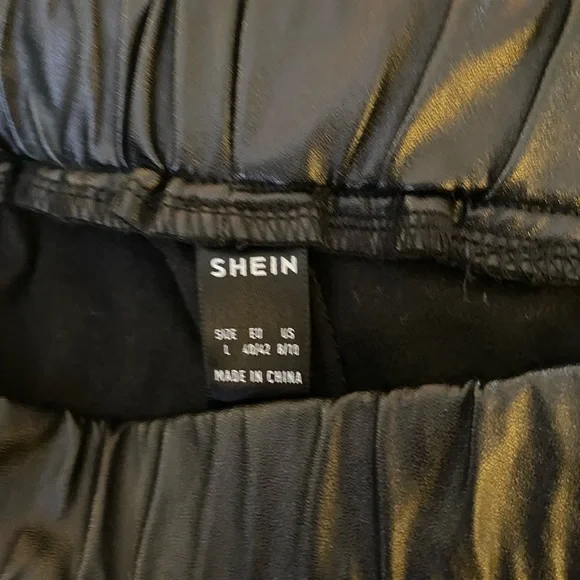 Nwt SHEIN Black Faux Leather Cargo Pants L - Picture 6 of 7
